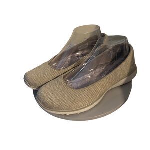 Skechers‎ Women's Size 8 Microburst Darling Dash Walking Loafers Tan SN 23340